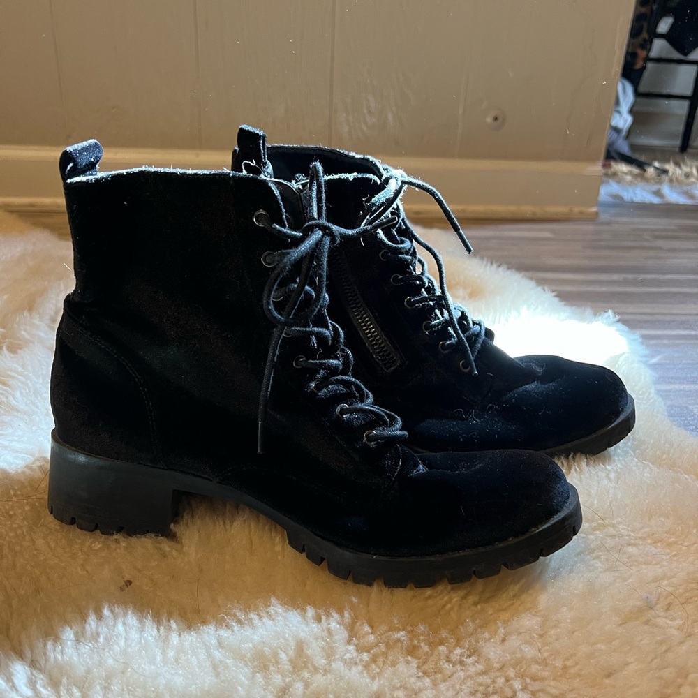 Black velvet Dulce Vita combat boots